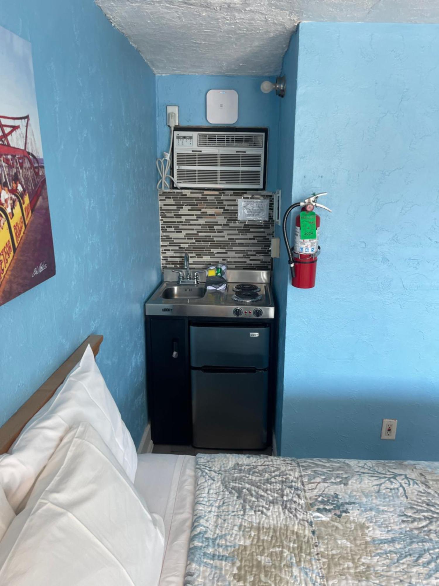 Surfcomber Motel Wildwood Bagian luar foto
